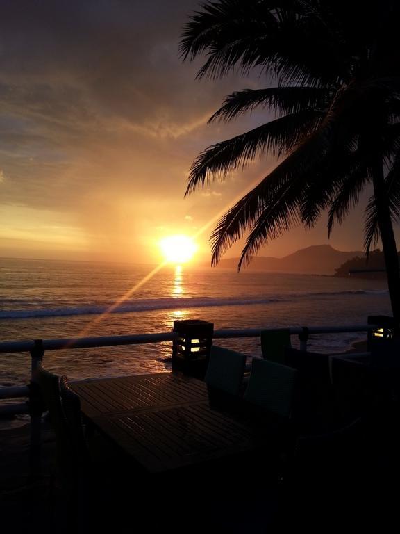 77 Sunset Plaza Hotel Cisolok ภายนอก รูปภาพ